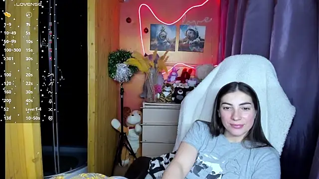 Snapshot of Fiery_Brunette_ chatting on 01-13-26, 04:18 Fiery Brunette online show from 01-13-26, 04:18