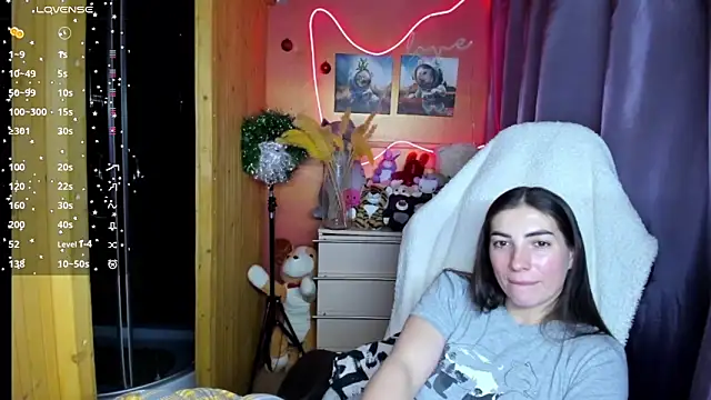 Snapshot of Fiery_Brunette_ chatting on 01-13-26, 04:23 Fiery Brunette online show from 01-13-26, 04:23