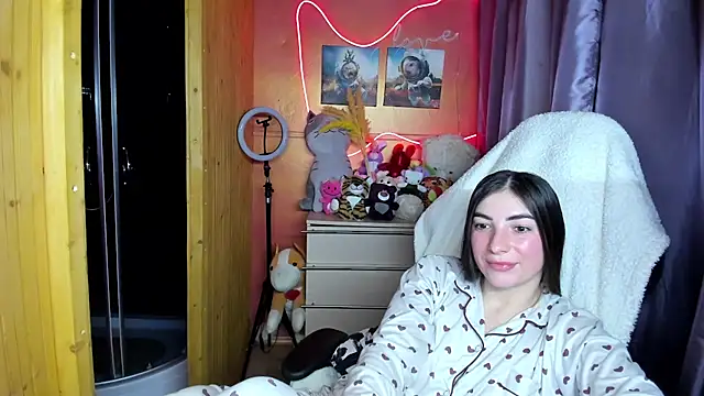 Snapshot of Fiery_Brunette_ chatting on 01-18-26, 07:45 Fiery Brunette online show from 01-18-26, 07:45