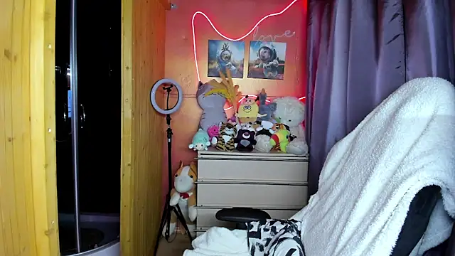 Snapshot of Fiery_Brunette_ chatting on 03-05-26, 02:40 Fiery Brunette online show from 03-05-26, 02:40