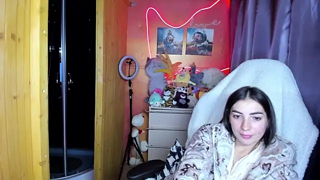 Fiery Brunette  online show from 04-29-26, 01:26