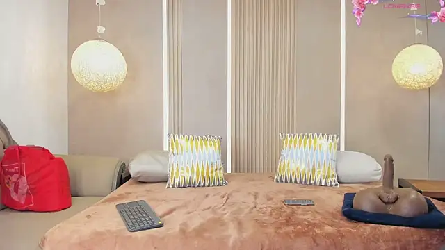 sabrina shark  online show from 02-25-26, 01:37