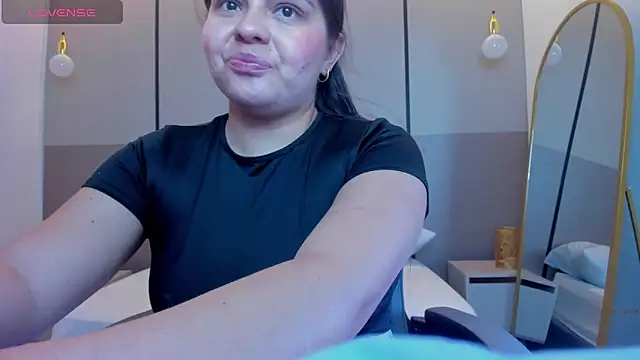 ayla13  online show from 04-24-26, 07:27