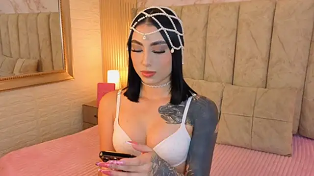 Snapshot of catalina__23 chatting on 10-28-25, 08:11 catalina 23 online show from 10-28-25, 08:11