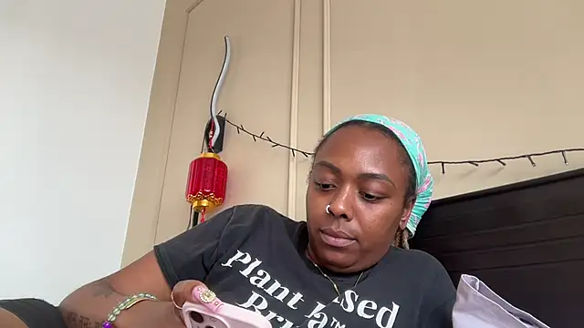 ChocolateCakeQueen online show from 02-09-25, 10:00