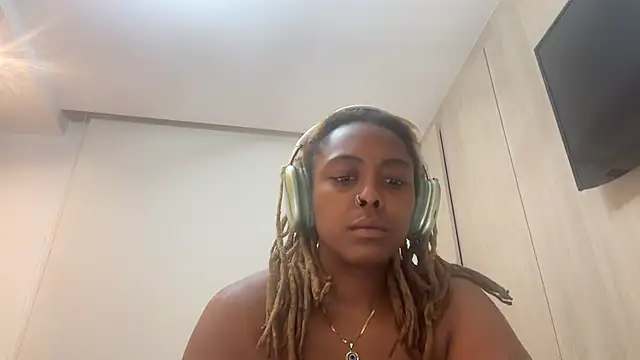 ChocolateCakeQueen online show from 02-13-25, 06:38