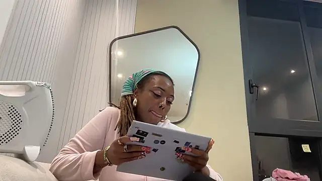 ChocolateCakeQueen online show from 02-19-25, 12:25