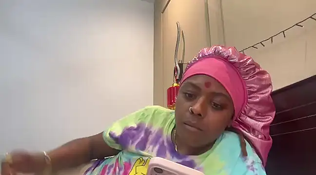 ChocolateCakeQueen online show from 02-28-25, 09:33