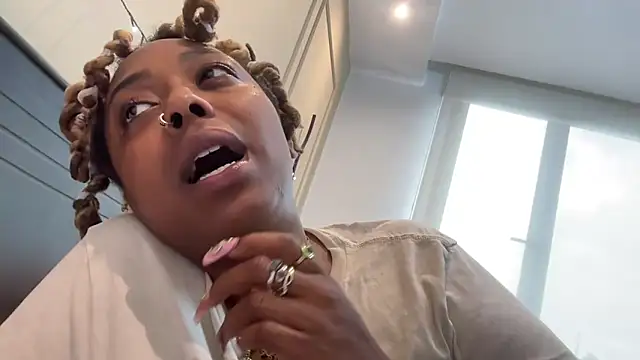 ChocolateCakeQueen online show from 03-09-25, 12:20