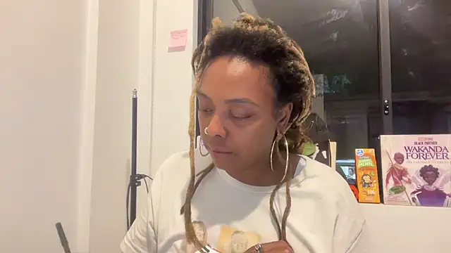 ChocolateCakeQueen online show from 09-26-25, 12:14