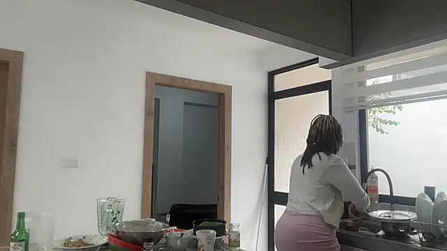 ChocolateCakeQueen online show from 11-04-25, 04:28