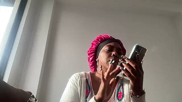 ChocolateCakeQueen online show from 11-10-25, 12:15