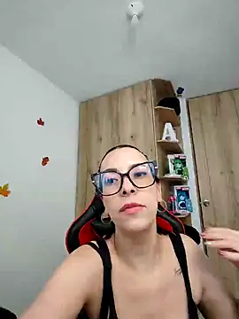  amanda seyfried19 online show from 12-30-24, 06:05