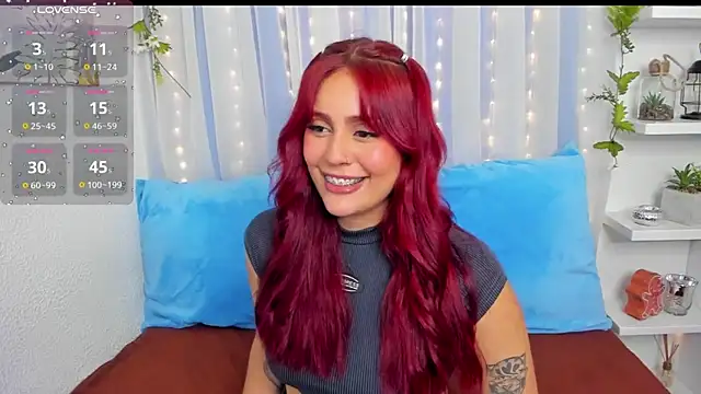 Snapshot of HazzelGray chatting on 12-13-24, 06:59 HazzelGray online show from 12-13-24, 06:59