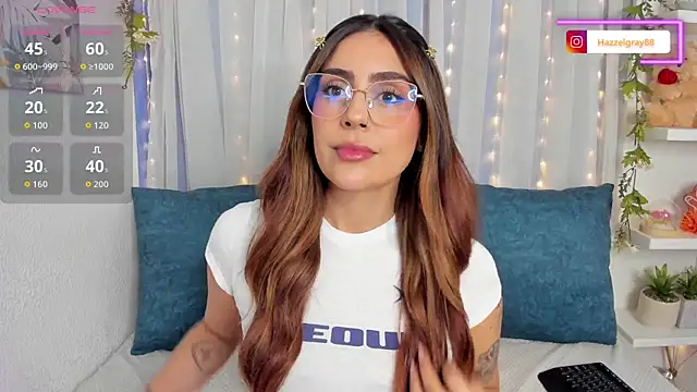 Snapshot of HazzelGray chatting on 02-05-26, 01:27 HazzelGray online show from 02-05-26, 01:27