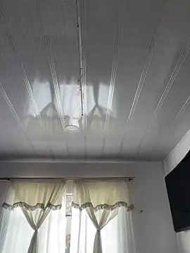 hannahb-e online show from 12-03-25, 05:22