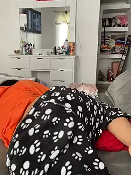 hannahb-e online show from 04-18-26, 07:58