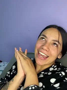 hannahb-e online show from 04-21-26, 02:51