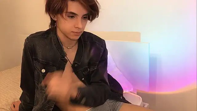 Snapshot of k0sta_ chatting on 12-13-24, 10:13 k0sta online show from 12-13-24, 10:13
