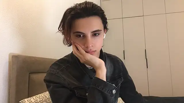 Snapshot of k0sta_ chatting on 12-29-24, 05:42 k0sta online show from 12-29-24, 05:42