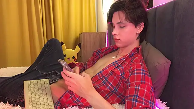 Snapshot of k0sta_ chatting on 03-05-25, 10:33 k0sta online show from 03-05-25, 10:33