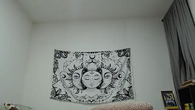 Snapshot of AlinaWoolf_ chatting on 12-26-24, 01:51 AlinaWoolf online show from 12-26-24, 01:51