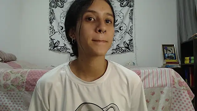 Snapshot of AlinaWoolf_ chatting on 01-03-25, 11:44 AlinaWoolf online show from 01-03-25, 11:44