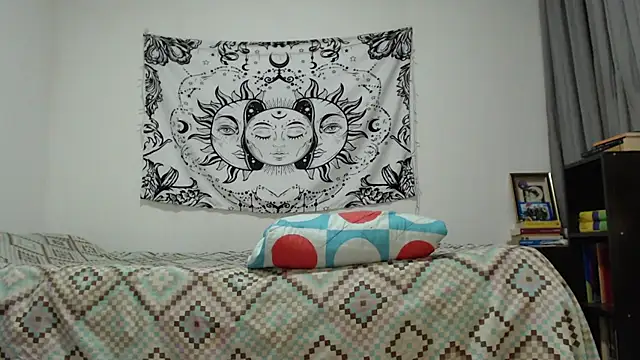 Snapshot of AlinaWoolf_ chatting on 02-09-25, 04:14 AlinaWoolf online show from 02-09-25, 04:14