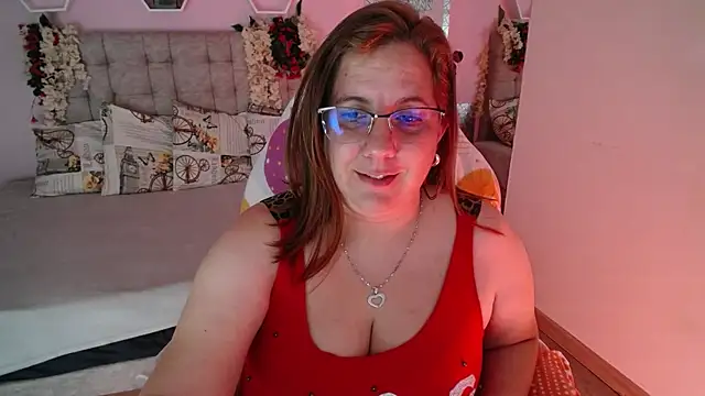 Snapshot of katie_joness_ chatting on 01-16-25, 03:46 katie joness online show from 01-16-25, 03:46