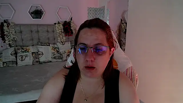 Snapshot of katie_joness_ chatting on 01-22-25, 02:14 katie joness online show from 01-22-25, 02:14