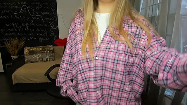 Snapshot of IsabellaBler chatting on 01-12-26, 12:54 IsabellaBler online show from 01-12-26, 12:54