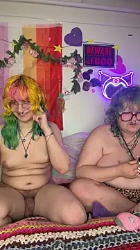 Snapshot of minervamidnite chatting on 04-10-26, 01:44 minervamidnite online show from 04-10-26, 01:44