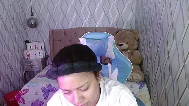 Snapshot of NicolleTaylor chatting on 02-25-25, 03:20 NicolleTaylor online show from 02-25-25, 03:20