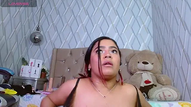 Snapshot of NicolleTaylor chatting on 02-28-25, 07:26 NicolleTaylor online show from 02-28-25, 07:26