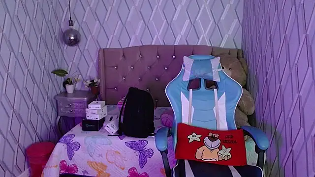 Snapshot of NicolleTaylor chatting on 03-03-25, 03:19 NicolleTaylor online show from 03-03-25, 03:19