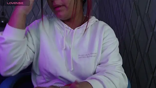 Snapshot of NicolleTaylor chatting on 03-12-25, 03:02 NicolleTaylor online show from 03-12-25, 03:02