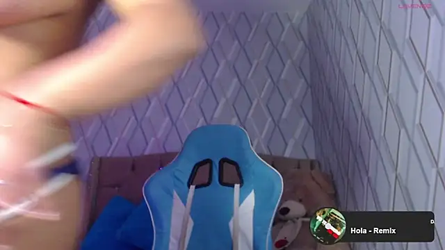 Snapshot of NicolleTaylor chatting on 03-21-25, 04:49 NicolleTaylor online show from 03-21-25, 04:49