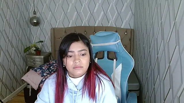 Snapshot of NicolleTaylor chatting on 03-23-25, 02:37 NicolleTaylor online show from 03-23-25, 02:37