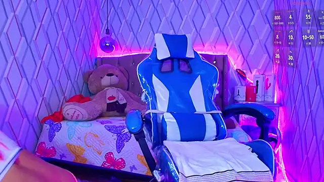 Snapshot of NicolleTaylor chatting on 09-11-25, 03:39 NicolleTaylor online show from 09-11-25, 03:39