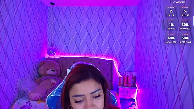 Snapshot of NicolleTaylor chatting on 09-24-25, 03:54 NicolleTaylor online show from 09-24-25, 03:54