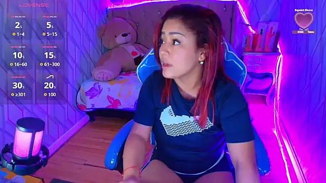 Snapshot of NicolleTaylor chatting on 09-27-25, 03:00 NicolleTaylor online show from 09-27-25, 03:00