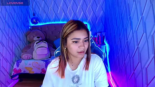 Snapshot of NicolleTaylor chatting on 10-08-25, 03:37 NicolleTaylor online show from 10-08-25, 03:37