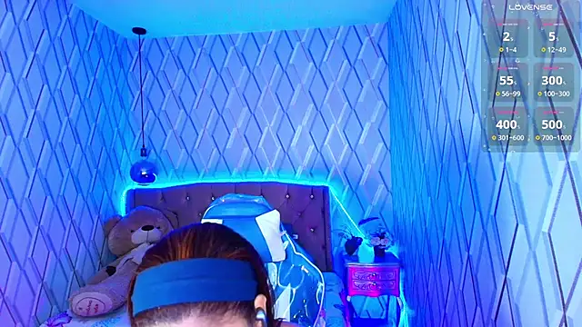 Snapshot of NicolleTaylor chatting on 10-13-25, 03:39 NicolleTaylor online show from 10-13-25, 03:39