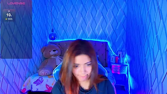 Snapshot of NicolleTaylor chatting on 10-16-25, 04:02 NicolleTaylor online show from 10-16-25, 04:02