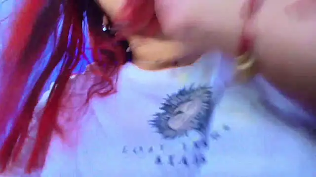 Snapshot of NicolleTaylor chatting on 10-24-25, 04:20 NicolleTaylor online show from 10-24-25, 04:20