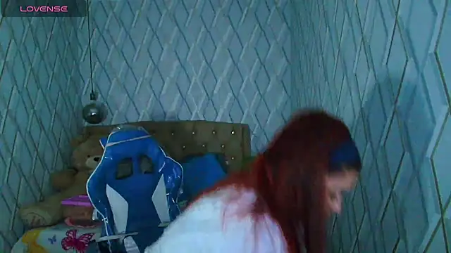 Snapshot of NicolleTaylor chatting on 10-30-25, 03:41 NicolleTaylor online show from 10-30-25, 03:41