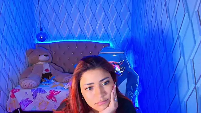 Snapshot of NicolleTaylor chatting on 11-10-25, 03:38 NicolleTaylor online show from 11-10-25, 03:38