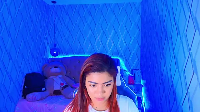 Snapshot of NicolleTaylor chatting on 11-16-25, 03:23 NicolleTaylor online show from 11-16-25, 03:23