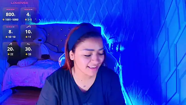 Snapshot of NicolleTaylor chatting on 11-20-25, 03:50 NicolleTaylor online show from 11-20-25, 03:50