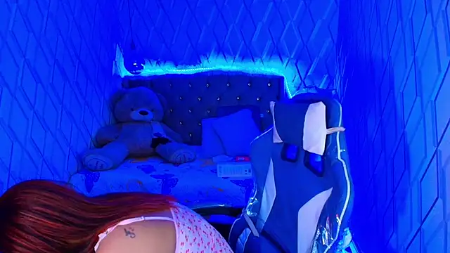 Snapshot of NicolleTaylor chatting on 11-27-25, 03:52 NicolleTaylor online show from 11-27-25, 03:52